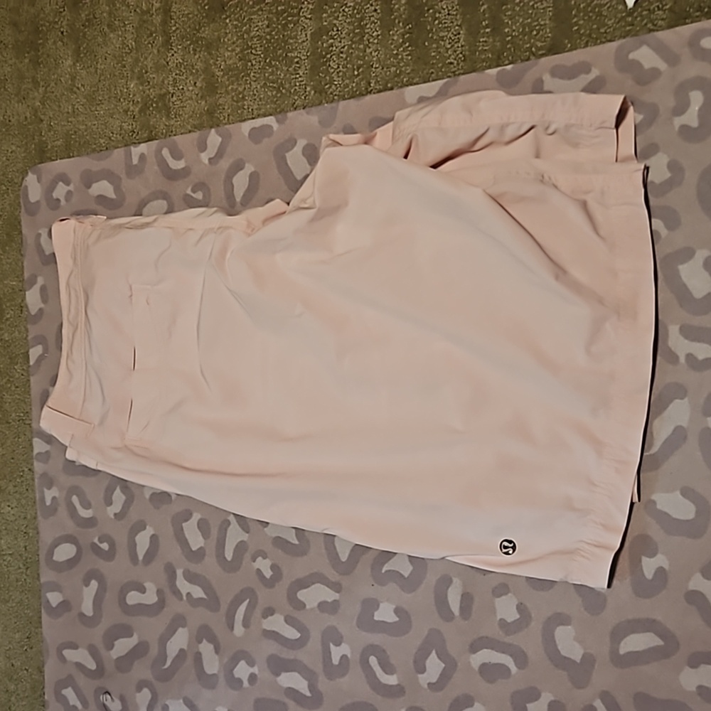 Lululemon pink cargo shorts size 38